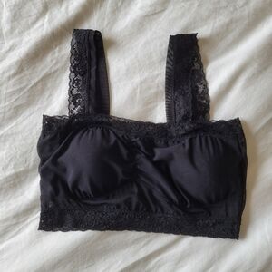 Black Lace Bralette in S